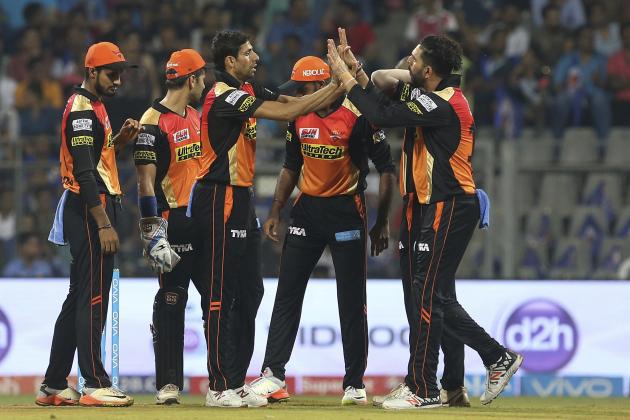 Sunrisers Hyderabad's Ashish Nehra celebrates after Jos Buttler's wicket during their Indian Premier League (IPL) cricket match against Mumbai Indians in Mumbai, India, Wednesday, April 12, 2017. (AP Photo/Rajanish Kakade)
