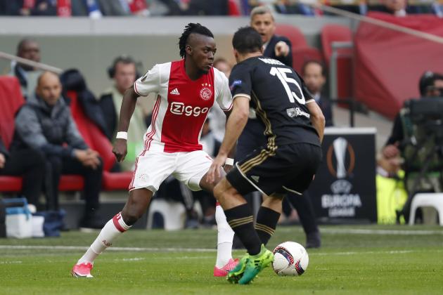 (L-R) Bertrand Traore of Ajax, Jeremy Morel of Olympique Lyonnaisduring the UEFA Europa League semi final match between Ajax Amsterdam and Olympique Lyonnais at the Amsterdam Arena on May 03, 2017 in Amsterdam, The Netherlands(Photo by VI Images via Getty Images)