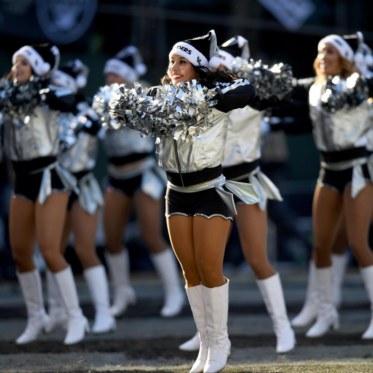 Oakland raiders cheerleaders hi-res stock photography and images