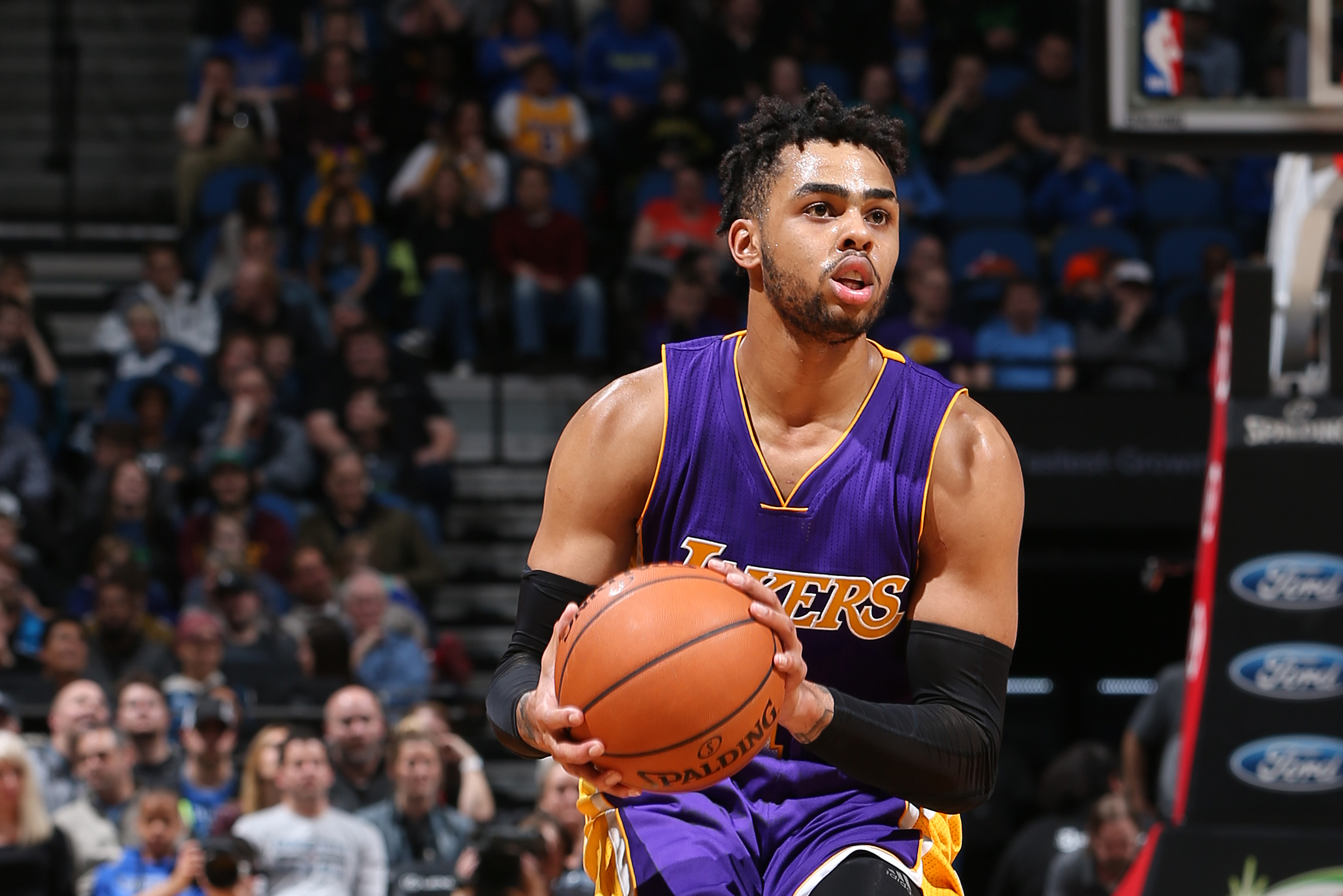 D'Angelo Russell fires indirect shots at the LA Lakers after a