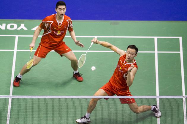 HONG KONG, NOVEMBER 24: Liu Cheng and Nan Zhang of China competes against Goh V Shem and Tan Wee Kiong of Malaysia in their Men's Singles Round 2 match during the YONEX-SUNRISE Hong Kong Open Badminton Championships 2016 at the Hong Kong Coliseum on 24 November 2016 in Hong Kong, Hong Kong. (Photo by Power Sport Images/Getty Images)