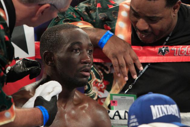 LAS VEGAS, NV - JULY 23: WBO junior welterweight champion Terence Crawford is treated in his corner between rounds during his unification fight with WBC champion Viktor Postol of Ukraine at MGM Grand Garden Arena on July 23, 2016 in Las Vegas, Nevada. Crawford won the fight by unanimous decision. (Photo by Steve Marcus/Getty Images)