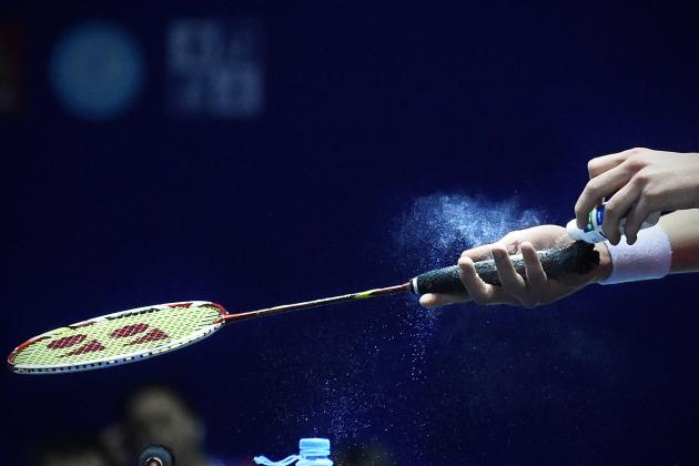 Denmark's Viktor Axelsenv prepares to serve against Japan's Kento Momota during their men's singles quarter-final match at the 2015 Sudirman Cup world badminton championships in Dongguan, in southern China's Guangdong province on May 15, 2015.       AFP PHOTO / WANG ZHAO        (Photo credit should read WANG ZHAO/AFP/Getty Images)