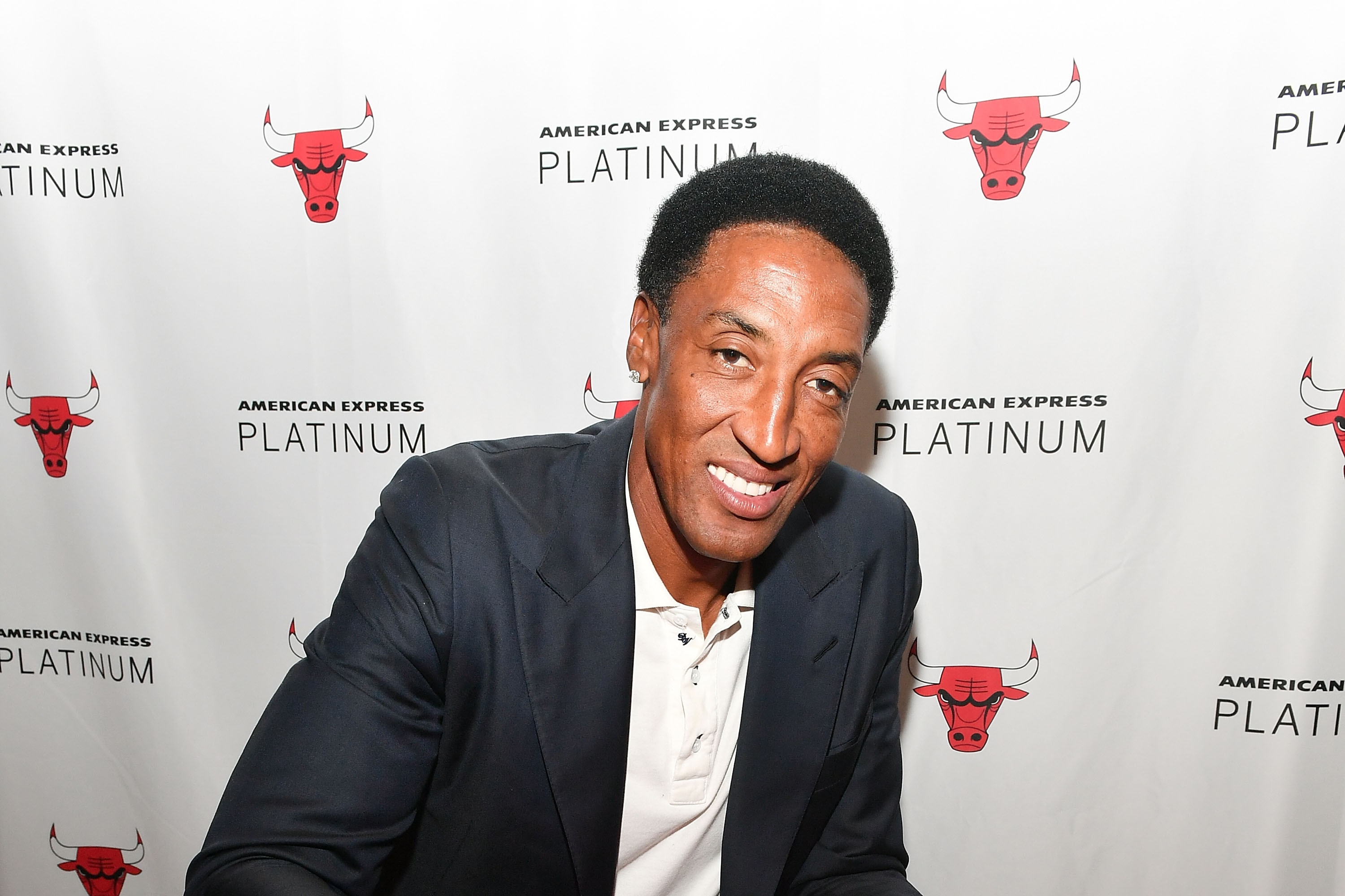 pippen says lebron is better than jordan