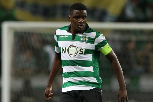 LISBON, PORTUGAL - MARCH 5: Sporting CP's midfielder William Carvalho from Portugal in action during the Primeira Liga match between Sporting CP and Vitoria Guimaraes at Estadio Jose Alvalade on March 5, 2017 in Lisbon, Portugal. (Photo by Gualter Fatia/Getty Images)