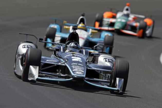Josef Newgarden leads a packs of car through the first turn during practice for the Indianapolis 500 IndyCar auto race at Indianapolis Motor Speedway, Monday, May 22, 2017, in Indianapolis. (AP Photo/Michael Conroy)