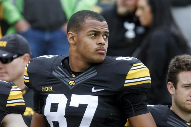 IOWA CITY, IOWA- OCTOBER 1:  Tight end Noah Fant #87 of the Iowa Hawkeyes before the match-up against the Northwestern Wildcats on October 1, 2016 at Kinnick Stadium in Iowa City, Iowa.  (Photo by Matthew Holst/Getty Images)