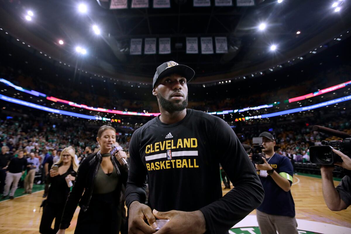 LeBron James Says Hate in US Is 'Alive Every Single Day,' Responds to