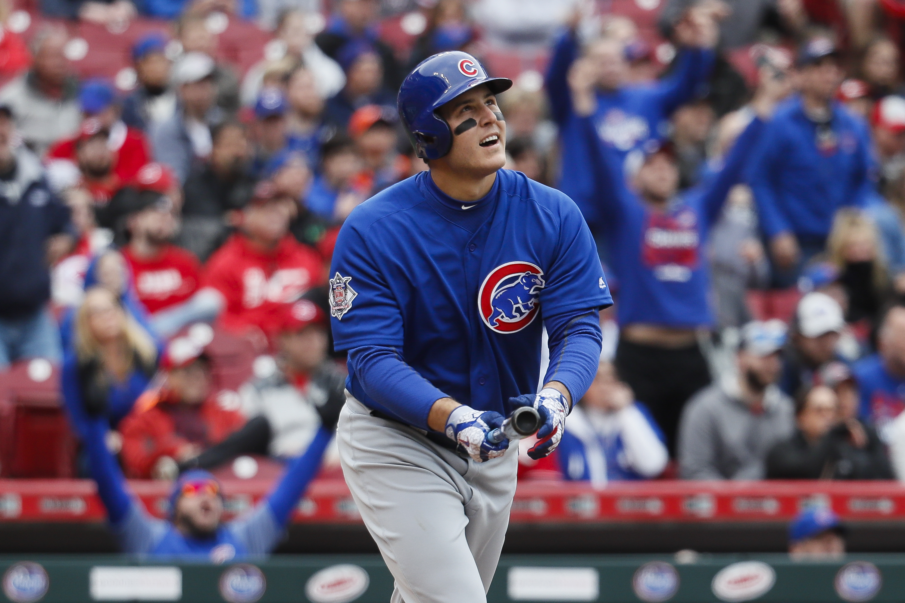 Anthony Rizzo got engaged with the beautiful Chicago skyline in