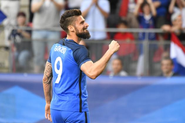 France's forward Olivier Giroud celebrates after scoring his second goal during the friendly football match between France and Paraguay on June 2, 2017 at the Roazhon park stadium in Rennes, western France. / AFP PHOTO / DAMIEN MEYER        (Photo credit should read DAMIEN MEYER/AFP/Getty Images)