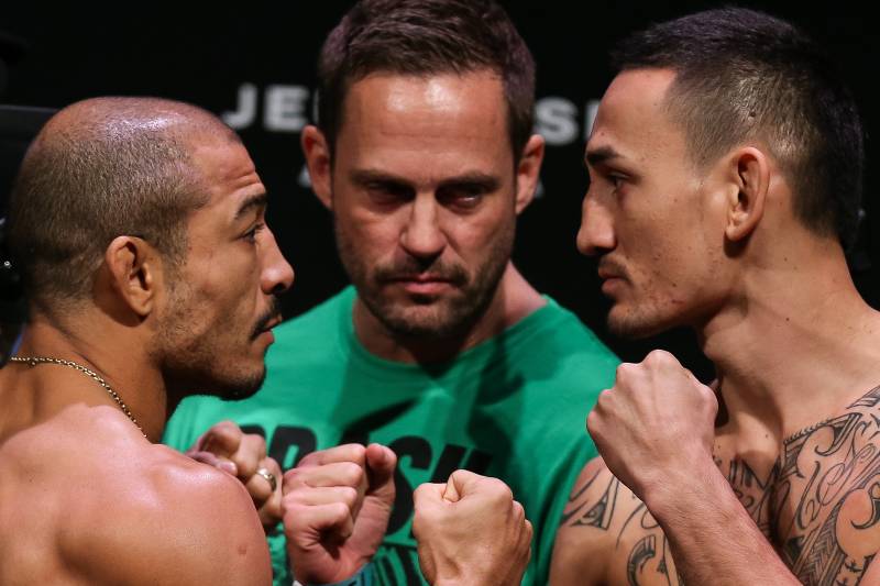 RIO DE JANEIRO, BRAZIL - JUNE 02: Opponents Jose Aldo (L) of Brazil and Max Holloway of the United States face off during the UFC Fight Night weigh-in at Jeunesse Arena on June 02, 2017 in Rio de Janeiro, Brazil. (Photo by Buda Mendes/Zuffa LLC/Zuffa LLC via Getty Images)