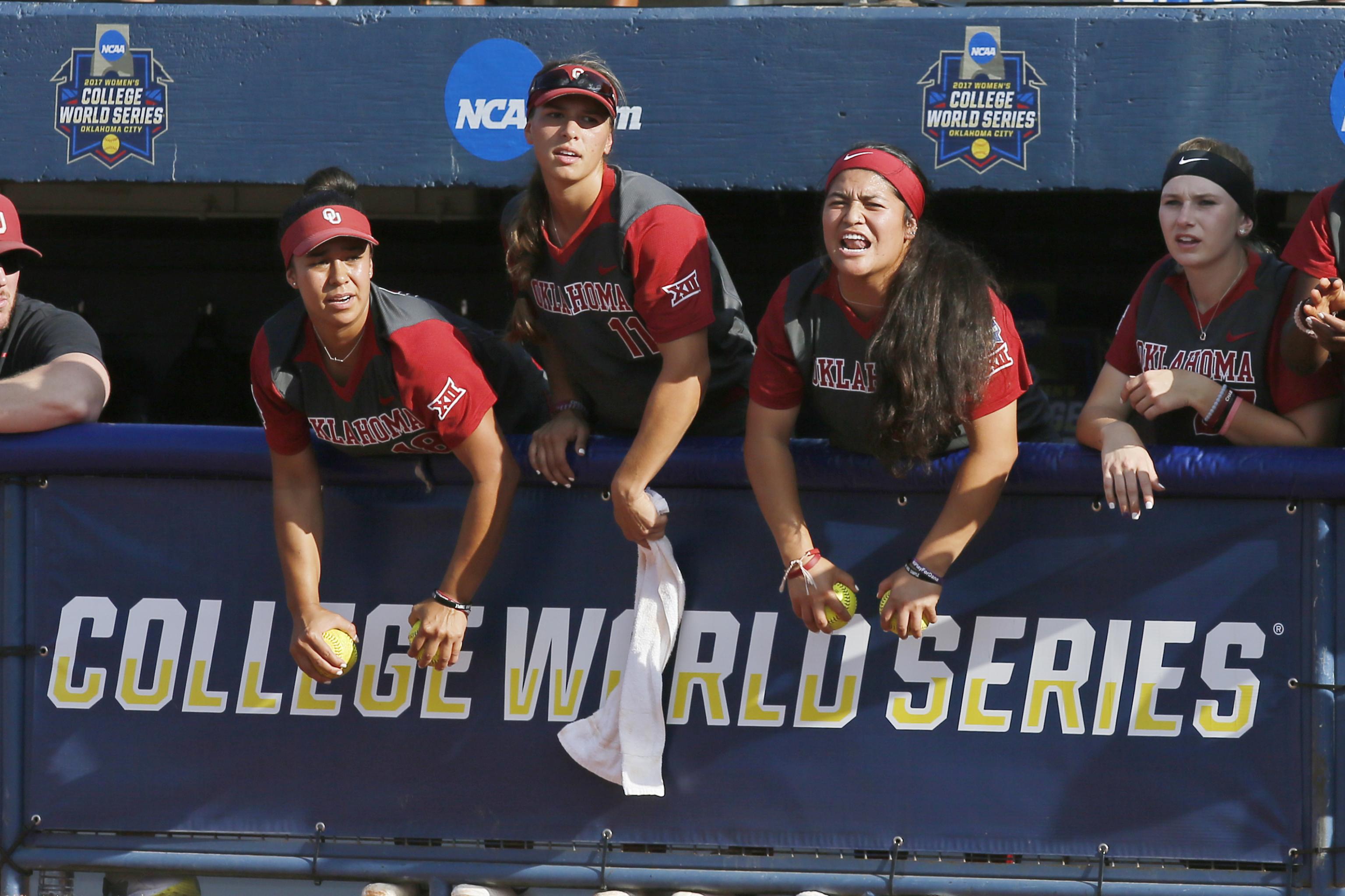 Oklahoma Beats Florida in Game 1 of College Softball World Series in 17