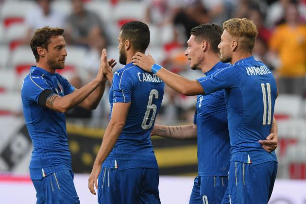 NICE, FRANCE - JUNE 07: Italy's  Claudio Marchisio, Antonio Candreva, Ciro immobile (4nd R) and striker Andrea Belotti (3nd L) celebrate after scoring a goal during the International Friendly match between Italy v Uruguay on June 7, 2017 in Nice, France.  (Photo by Claudio Villa/Getty Images)