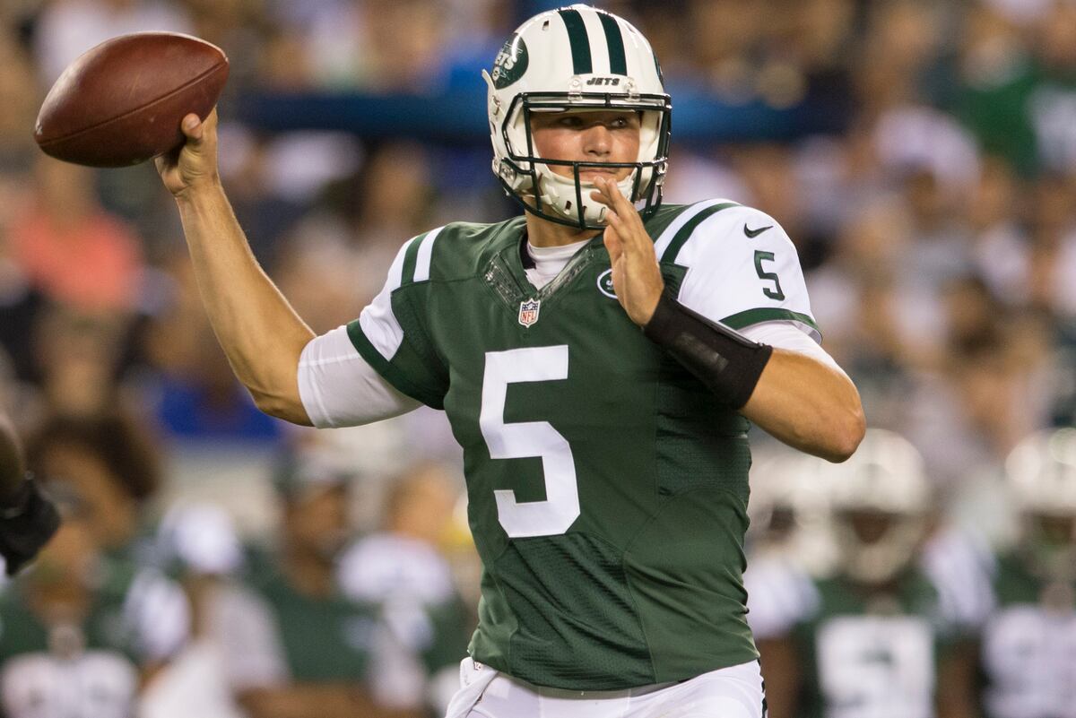 Christian Hackenberg Hits Reporters with Throws During Jets OTAs News
