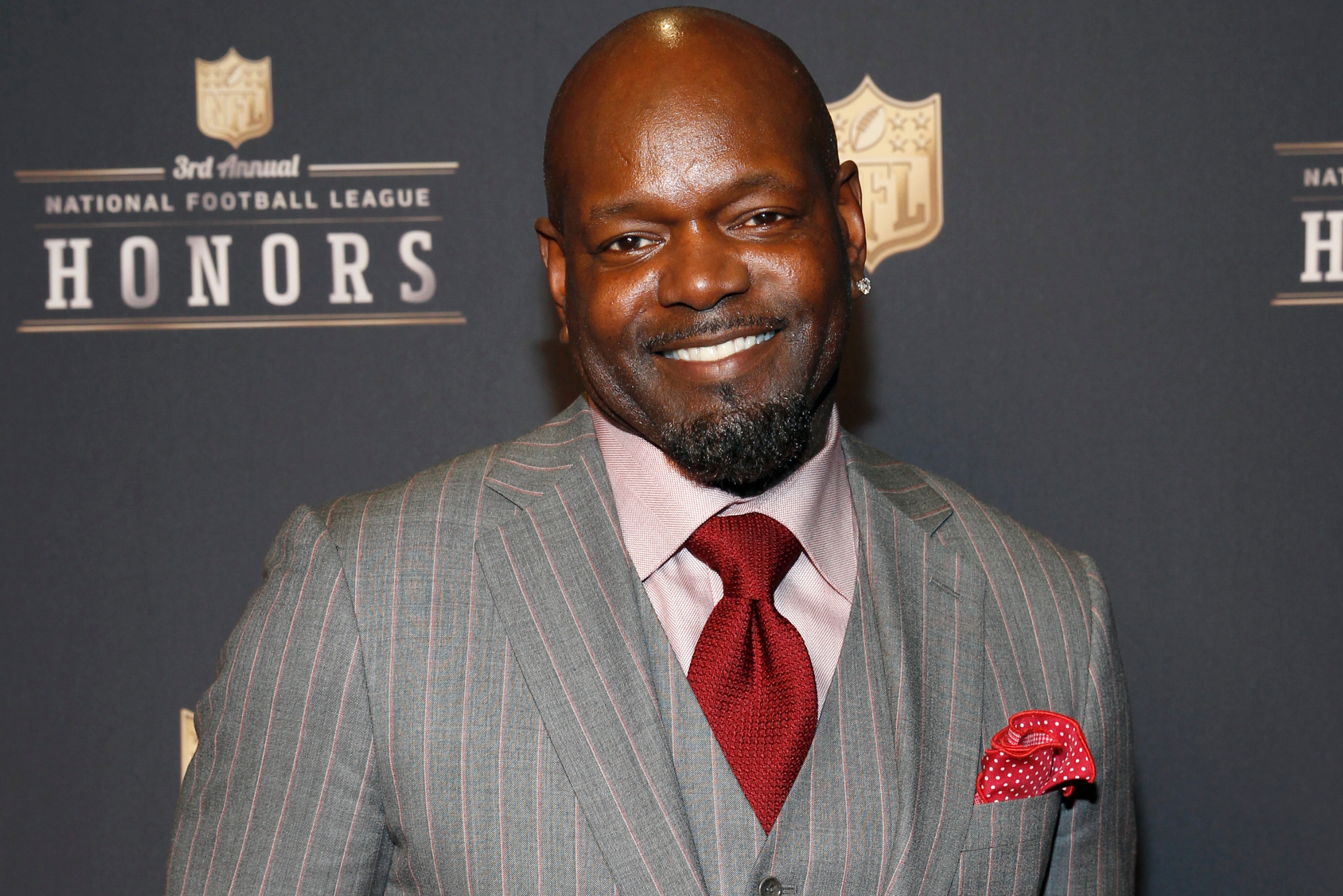 and NFL Legend Emmitt Smith Extend Partnership with Notable Live and  PROVA to Enhance Offerings with Live Virtual Events and Exclusive  Memorabilia