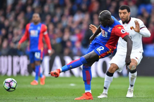 Crystal Palace's French midfielder Mamadou Sakho passes the ball during the English Premier League football match between Crystal Palace and Watford at Selhurst Park in south London on March 18, 2017. / AFP PHOTO / Glyn KIRK / RESTRICTED TO EDITORIAL USE. No use with unauthorized audio, video, data, fixture lists, club/league logos or 'live' services. Online in-match use limited to 75 images, no video emulation. No use in betting, games or single club/league/player publications.  /         (Photo credit should read GLYN KIRK/AFP/Getty Images)