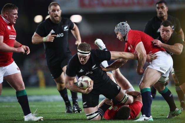AUCKLAND, NEW ZEALAND - JUNE 24:  Brodie Retallick of the All Blacks is tackled by Jonathan Davies (R) of the Lions during the first test match between the New Zealand All Blacks and the British & Irish Lions at Eden Park on June 24, 2017 in Auckland, New Zealand.  (Photo by Phil Walter/Getty Images)