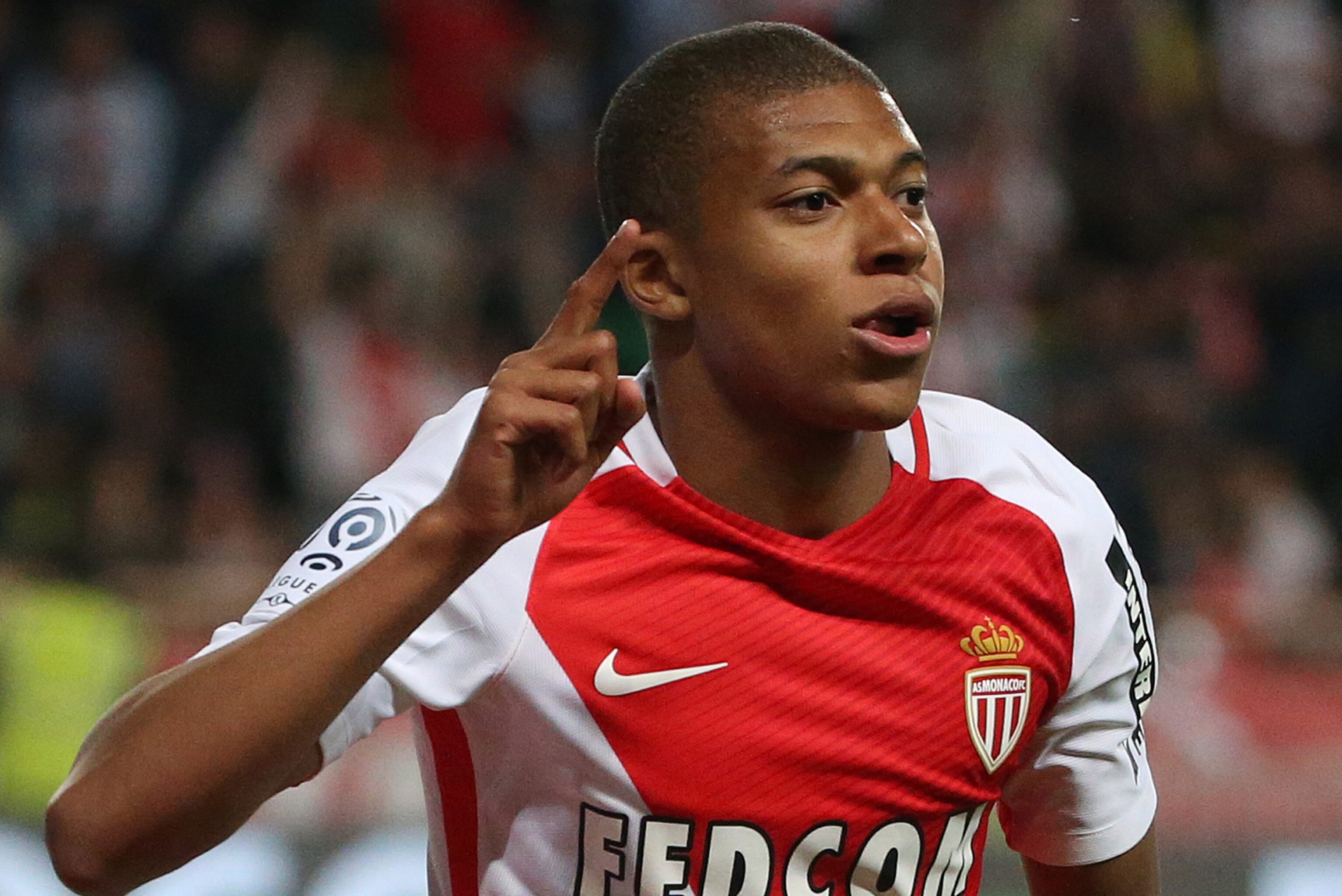 Kylian Mbappe Reportedly Offered 900 Pay Rise Amid Arsenal Transfer Rumours News Scores Highlights Stats And Rumors Bleacher Report