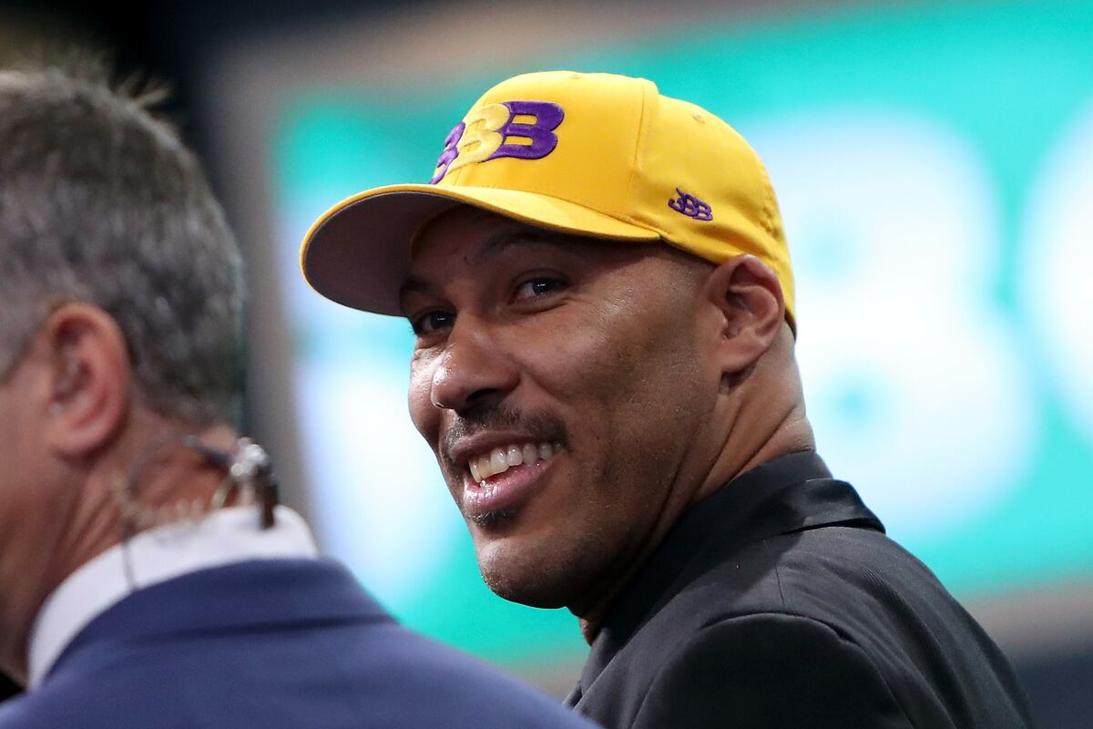 Lavar Ball Photographed Backstage At Wwe Raw By Titus O Neil News Lavar Ball Photographed Backstage At Wwe Raw By Titus O Neil News