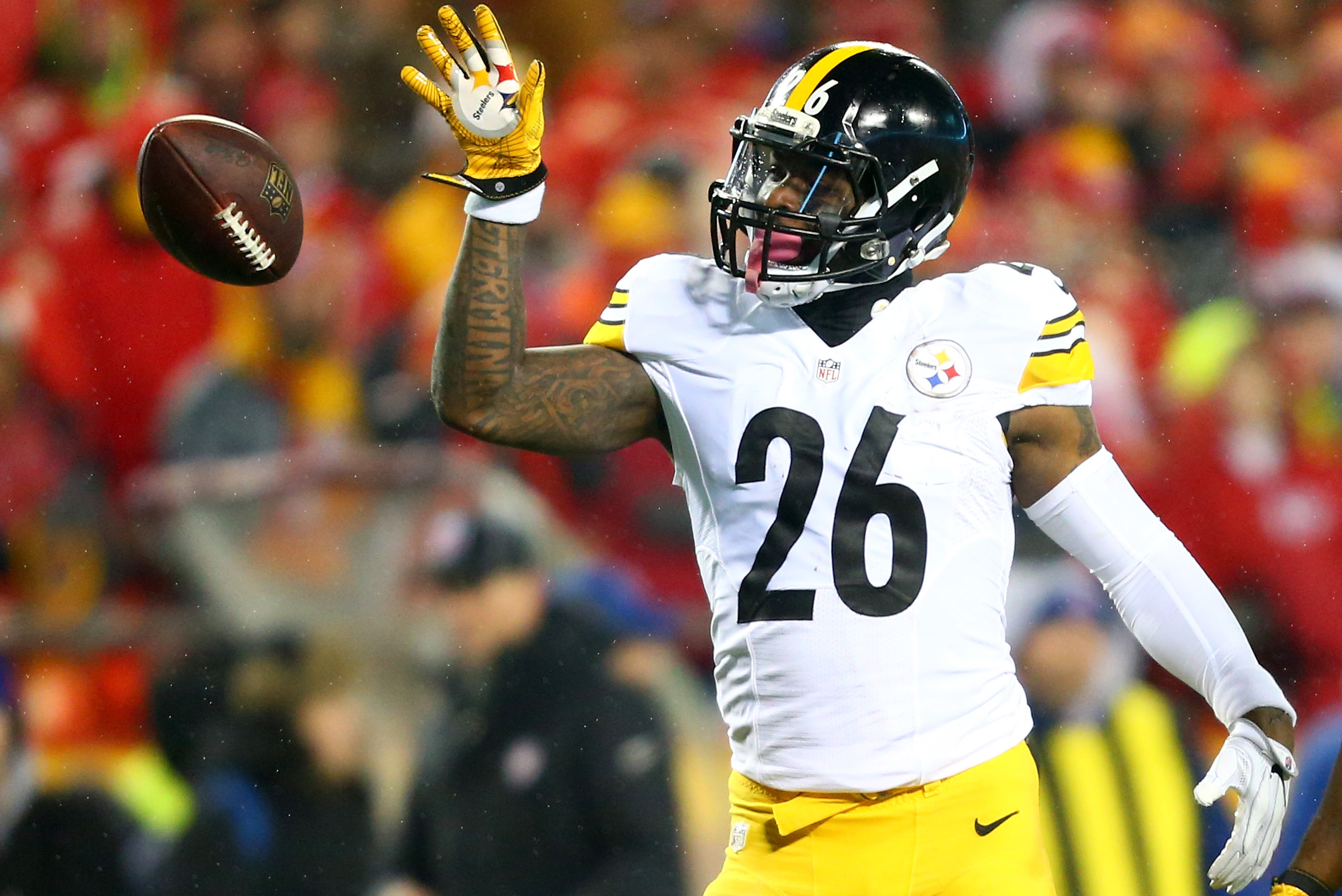 Le'Veon Bell: Jets reportedly contact Steelers about possible trade