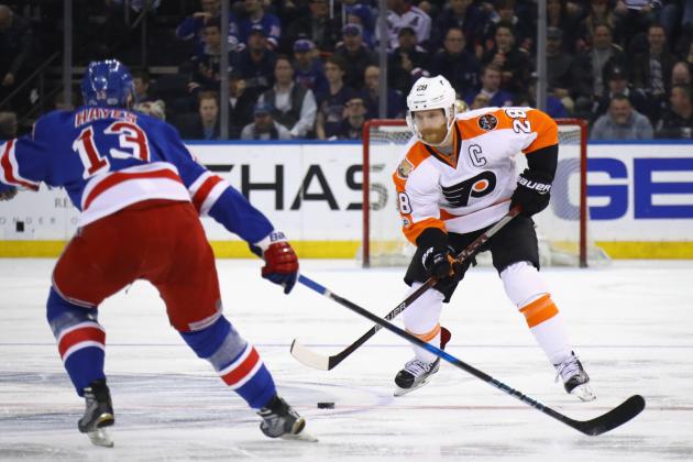 NEW YORK, NY - APRIL 02:  Claude Giroux #28 of the Philadelphia Flyers skates against the New York Rangers at Madison Square Garden on April 2, 2017 in New York City. The Rangers defeated the Flyers 4-3.  (Photo by Bruce Bennett/Getty Images)