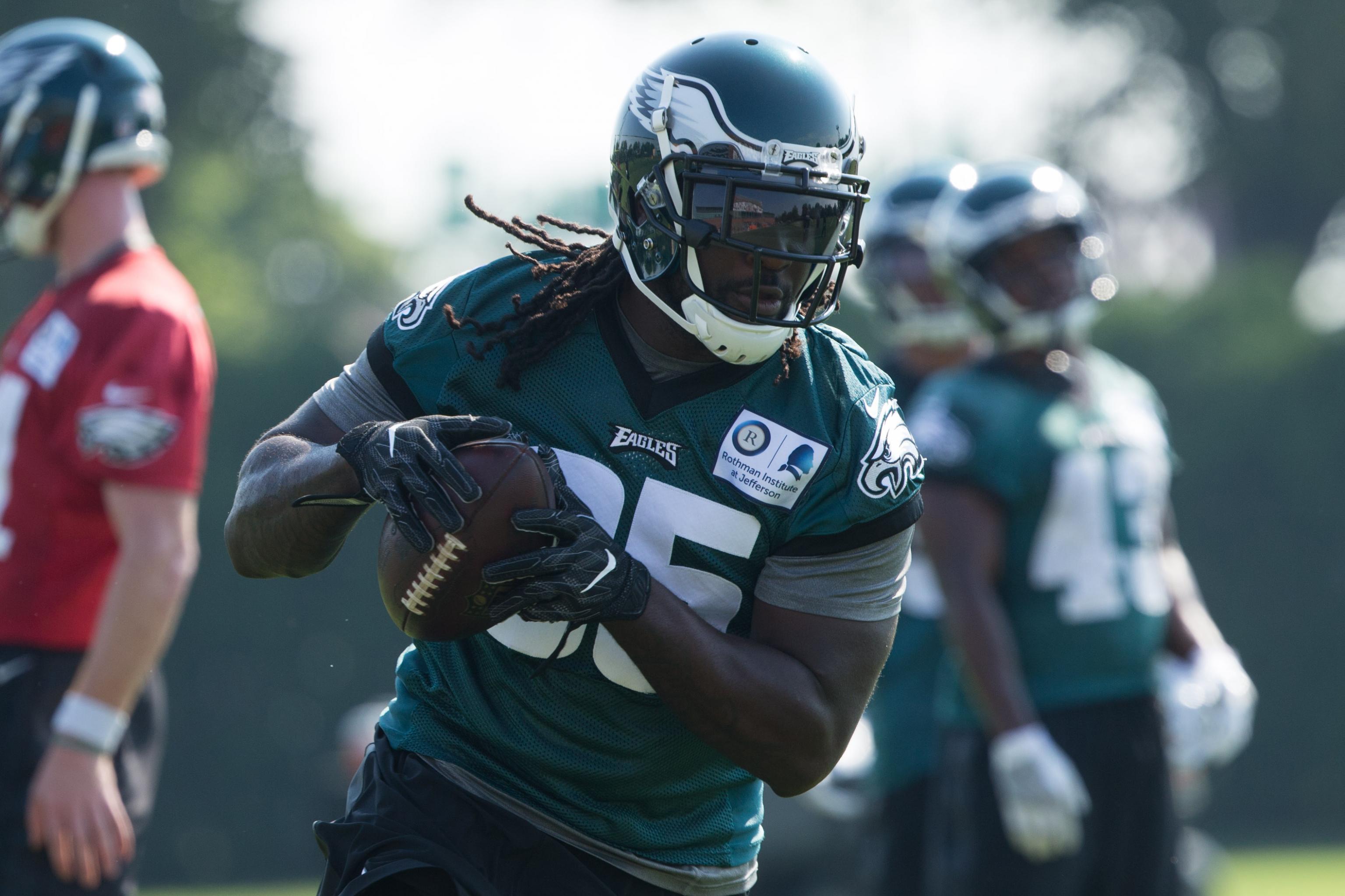 Report: LeGarrette Blount gets 50K if he weighs 240-245 pounds at