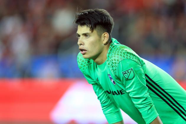 TORONTO, ON - MAY 07: Jesse Gonzalez #1 of FC Dallas looks on during the second half of an MLS soccer game against Toronto FC at BMO Field on May 7, 2016 in Toronto, Ontario, Canada. (Photo by Vaughn Ridley/Getty Images)