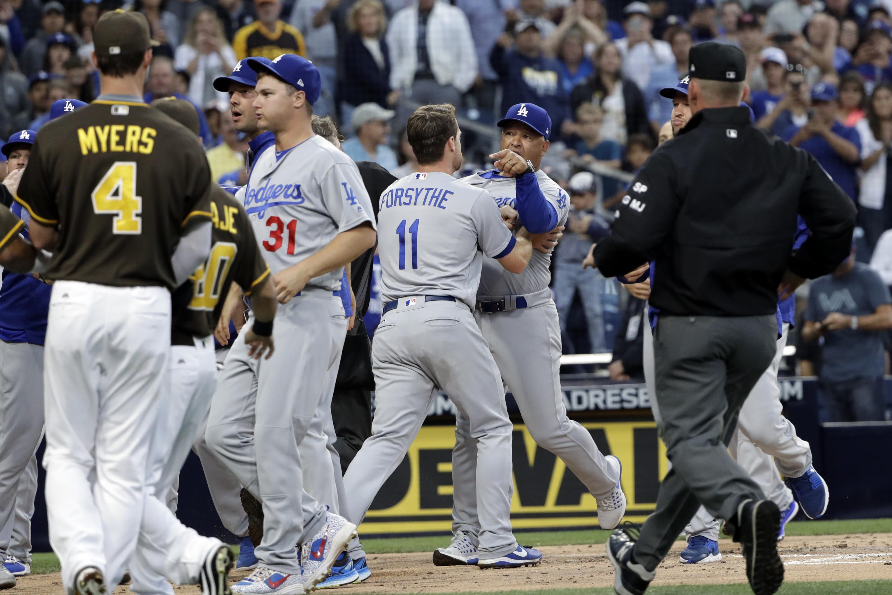 Dave Roberts the latest Padres manager with Dodger connection