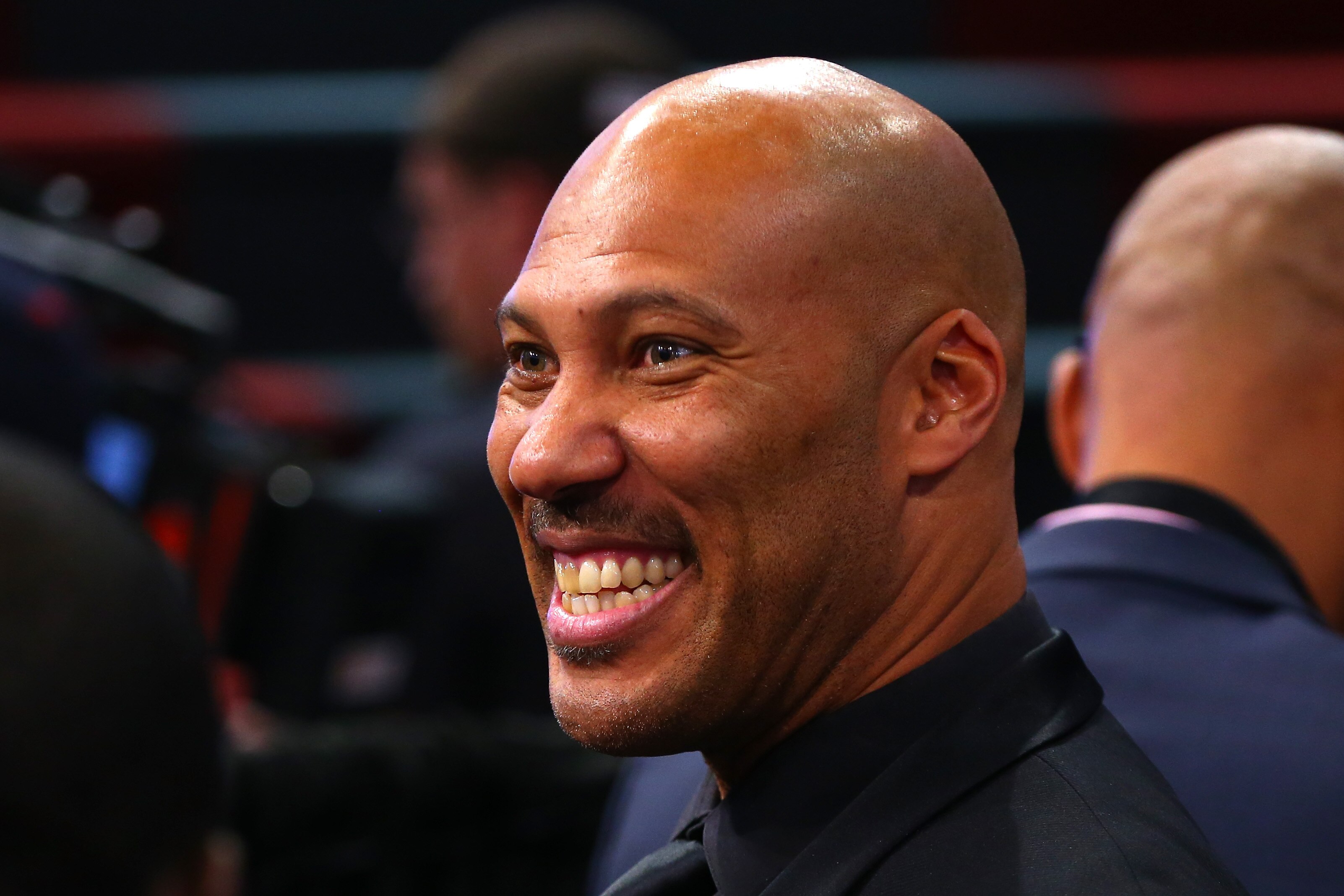 風波之下球爹一家仍談笑風生 將按計畫在上海和香港開店-黑特籃球-NBA新聞影音圖片分享社區