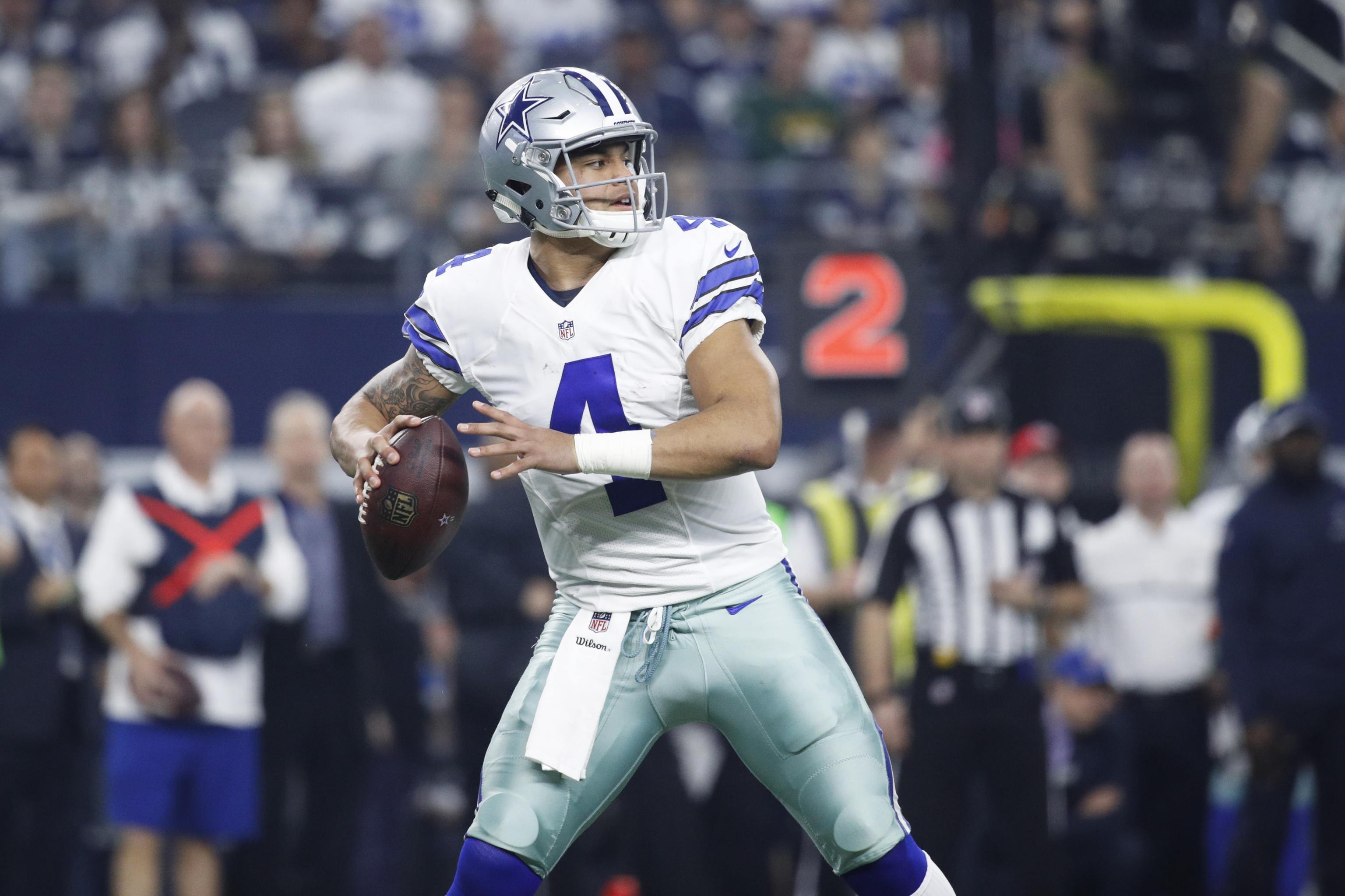 Dak Prescott accused of using machine to sign autograph - ESPN