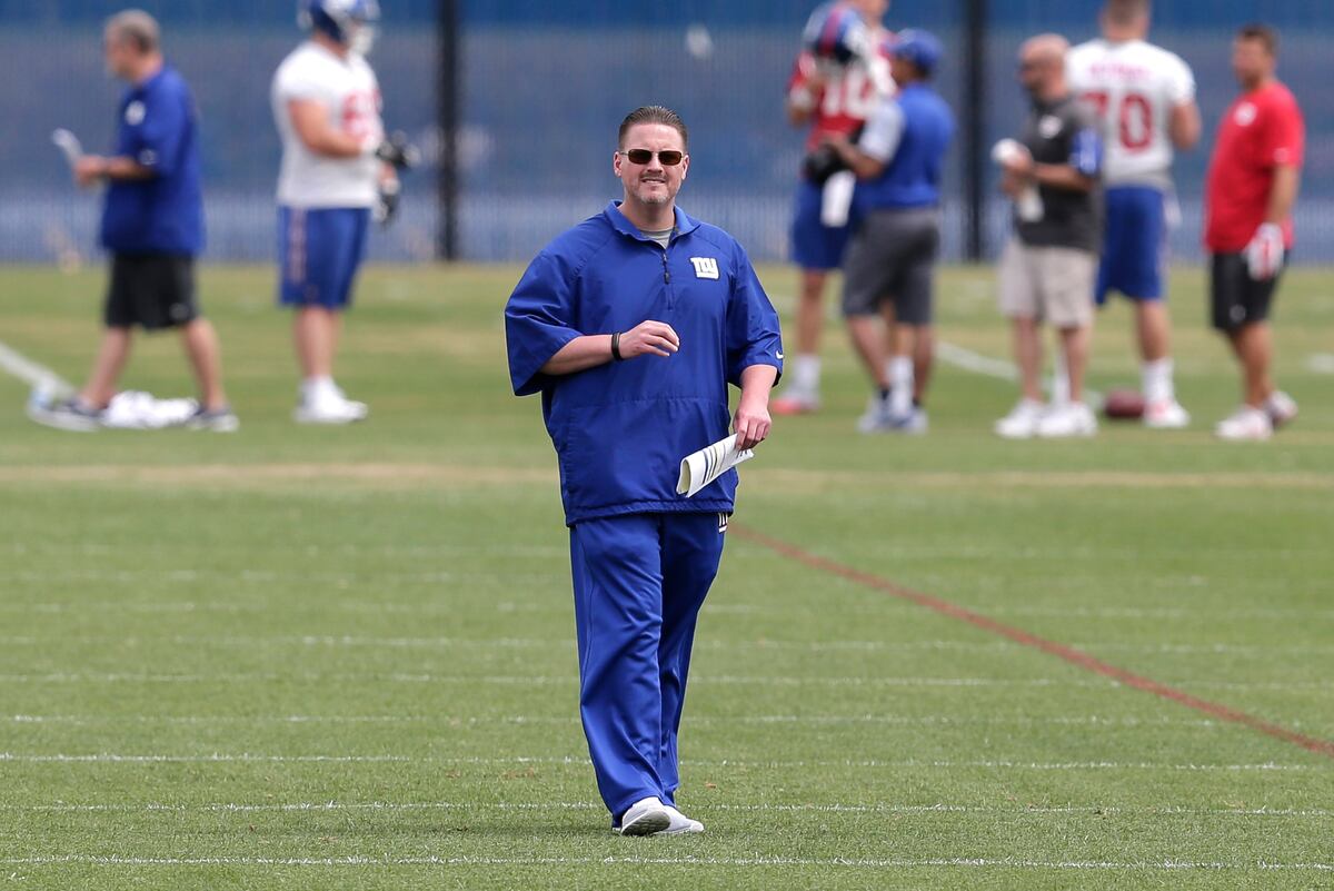 Rounding Up Latest New York Giants PreTraining Camp Buzz News
