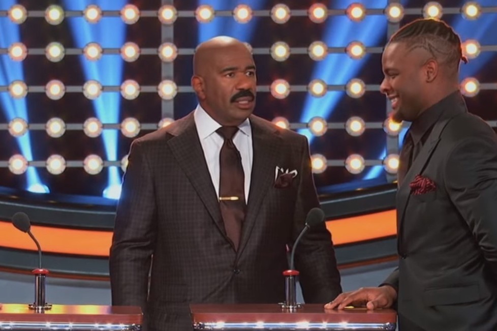Steelers RB LeVeon Bell shocks Steve Harvey with answer 