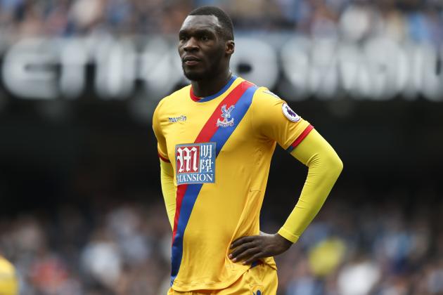 MANCHESTER, ENGLAND - MAY 06: Christian Benteke of Crystal Palace during the Premier League match between Manchester City and Crystal Palace at Etihad Stadium on May 6, 2017 in Manchester, England. (Photo by Mark Robinson/Getty Images)