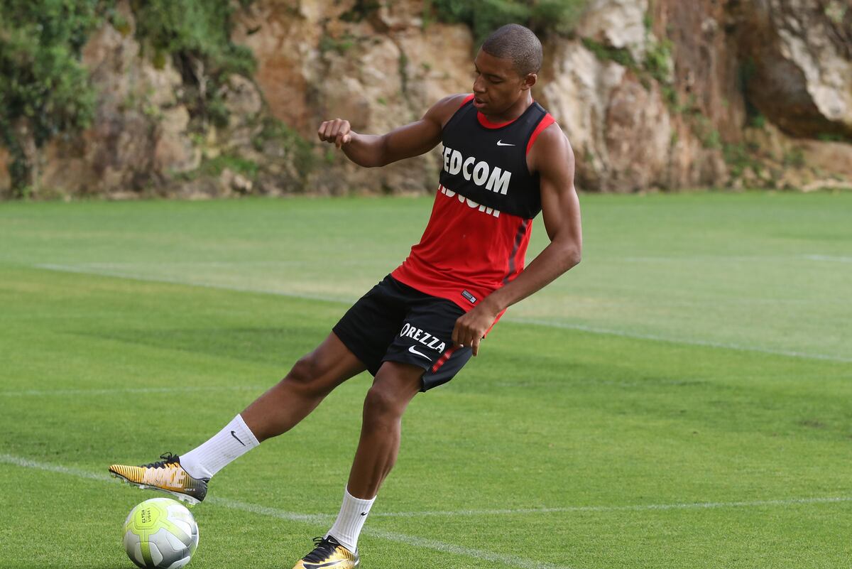 Mahrez and Mbappe or Sanchez and Ozil?: Arsenal ...