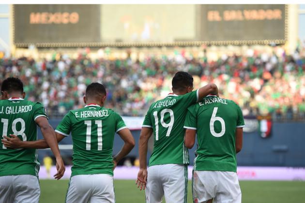 Mexico's Jesus Gallardo (18), Elias Hernandez (11), Angel Sepulveda (19) and Edson Alvarez (6) celebrate after Hernandez's goal against El Salvador in Group C play in the 2017 CONCACAF Gold Cup, July 9, 2017 at Qualcomm Stadium in San Diego, California. / AFP PHOTO / Robyn Beck        (Photo credit should read ROBYN BECK/AFP/Getty Images)
