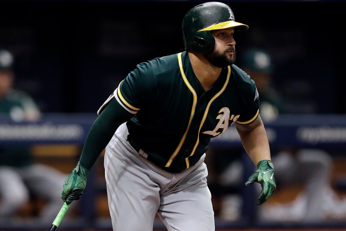 Yankees Trade Rumors Yonder Alonso Talks with Athletics Reported