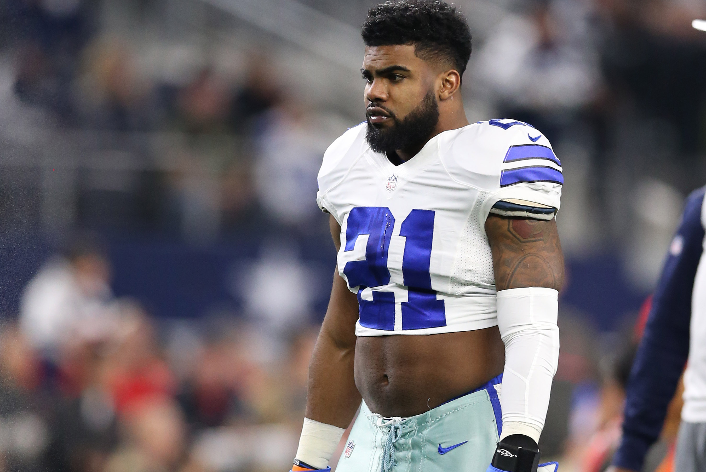 Ezekiel Elliott's return hinges on accepting huge pay cut ✭ Inside The Star