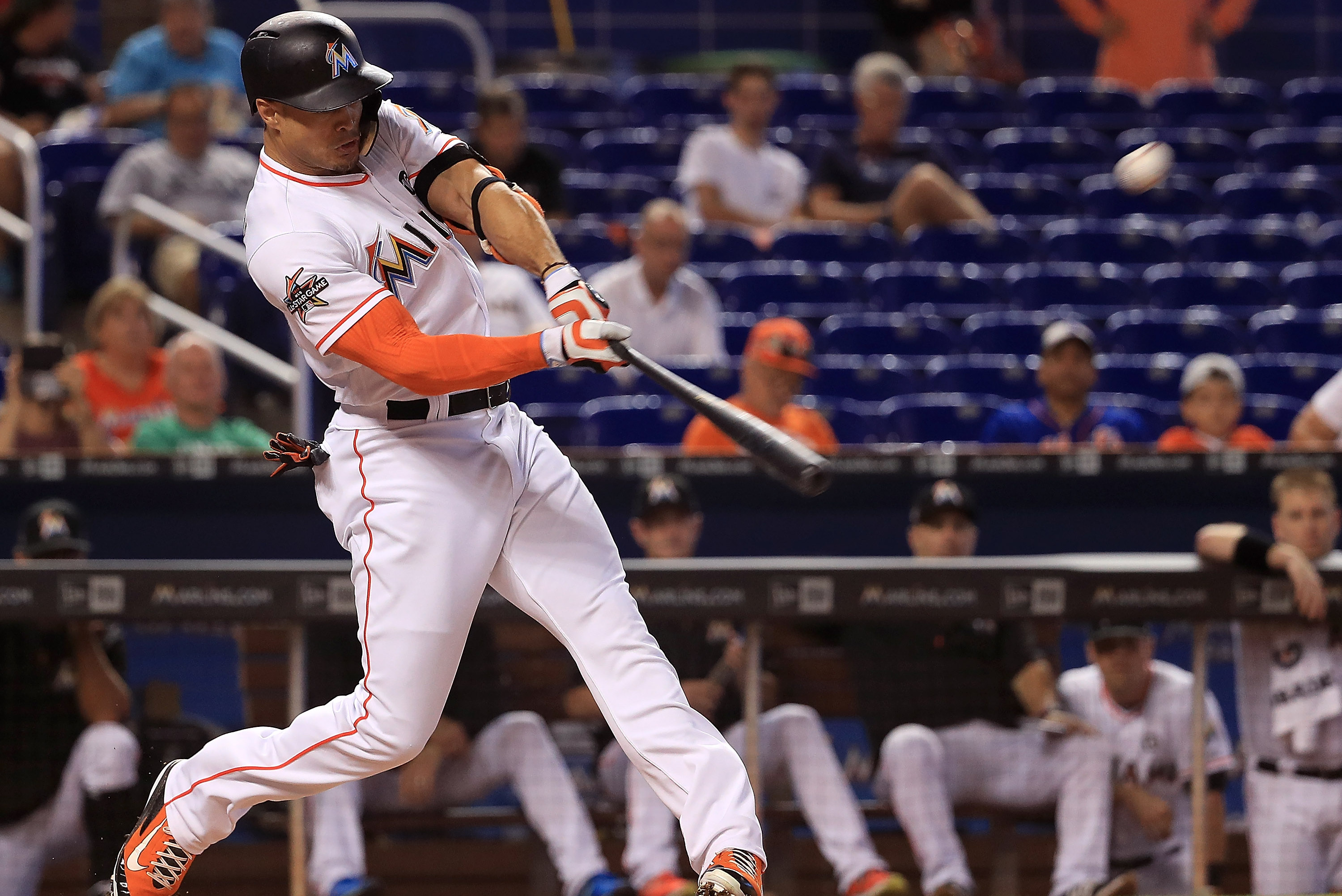 Giancarlo Stanton sets Marlins single-season home run record with