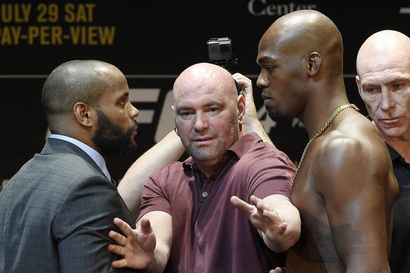LOS ANGELES, CA - JULY 26: Dana White (C), UFC President, separates the two fighters Daniel Cormier (L) and Jon Jones during the UFC 214 Press Conference at The Novo by Microsoft July 26, 2017 in Los Angeles, California. (Photo by Kevork Djansezian/Zuffa LLC via Getty Images)