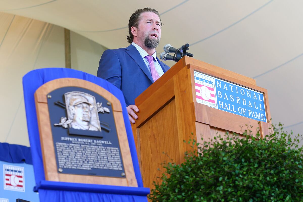 Jeff Bagwell, Ivan Rodriguez, Speeches Highlight Baseball Hall of Fame