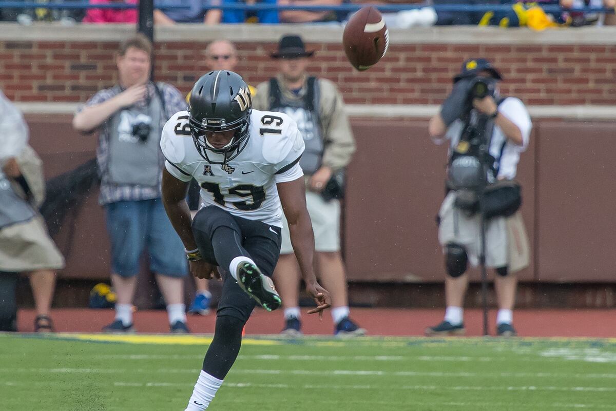 Kicker Donald De La Haye Ruled Ineligible by UCF over ...