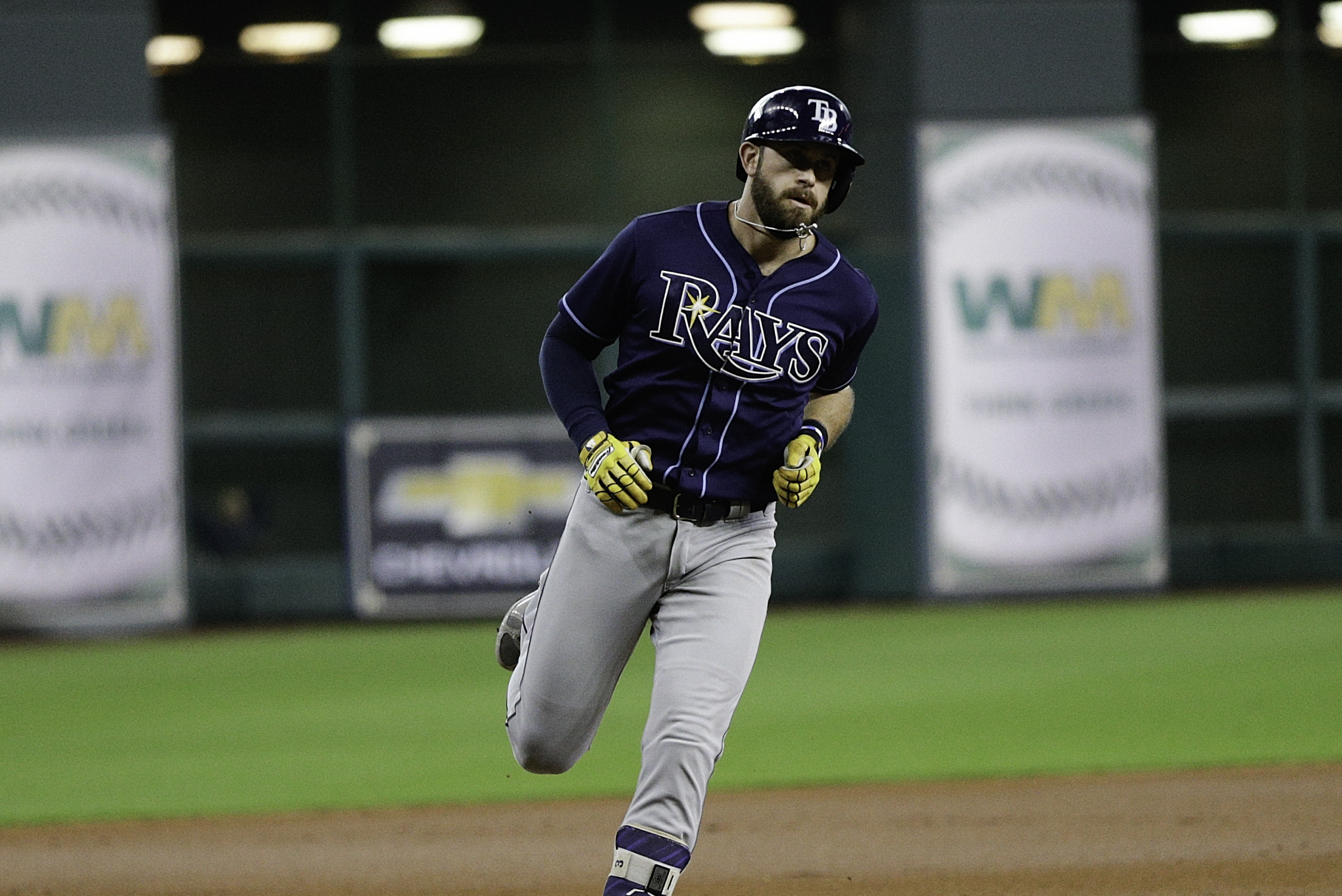 VIDEO: Giants' Evan Longoria Hits Go-Ahead Home Run in 6-4 Win