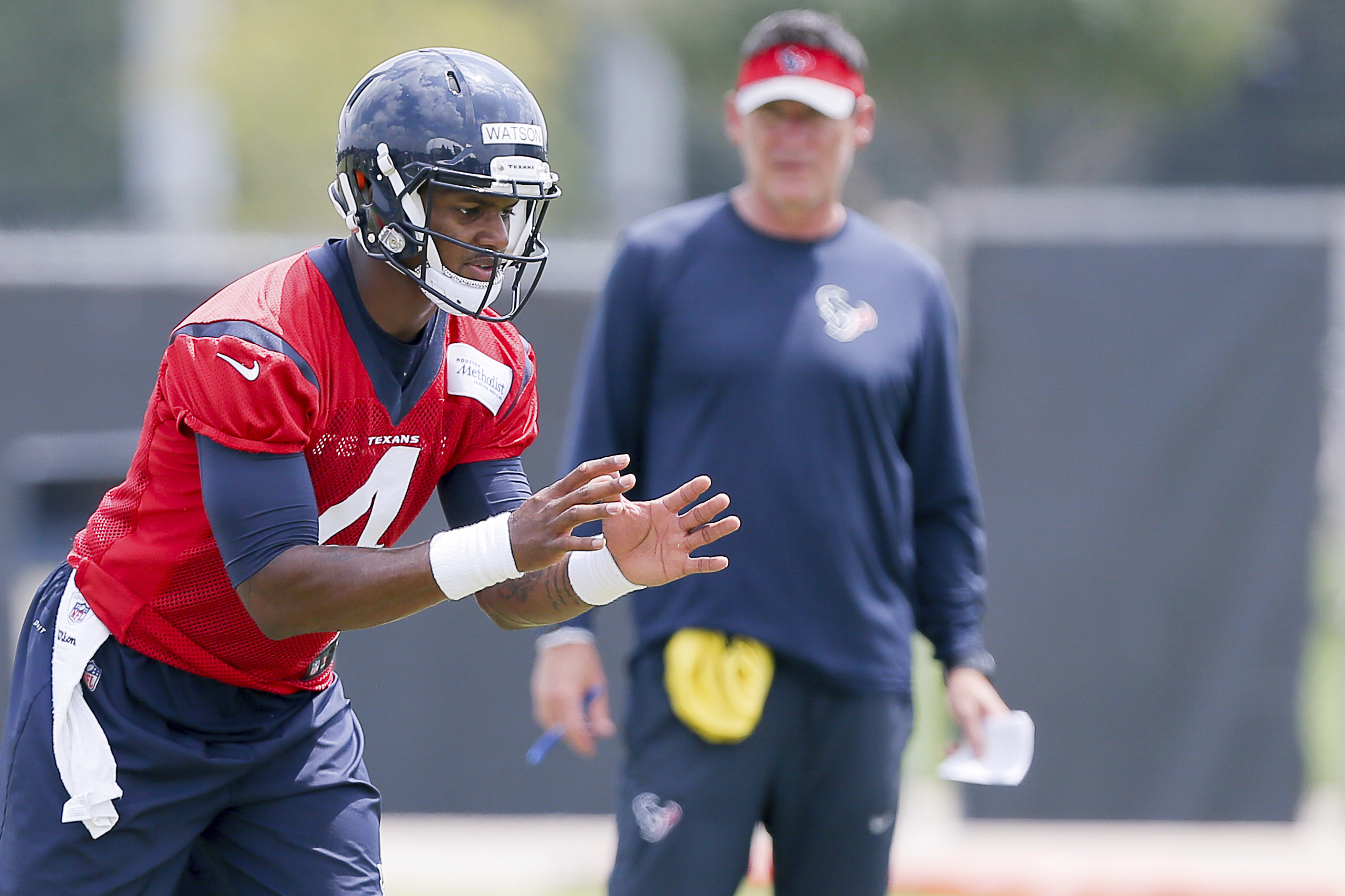 Watson practices with Houston Texans on 1st day of camp