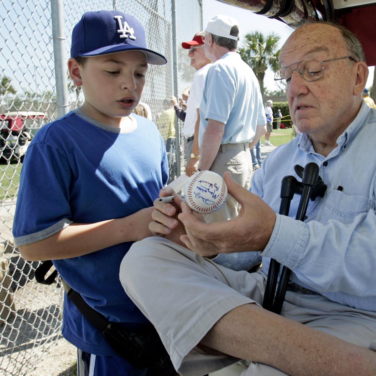 Ex-MLB Commissioner Fay Vincent Says Sports Gambling Likely to Be 