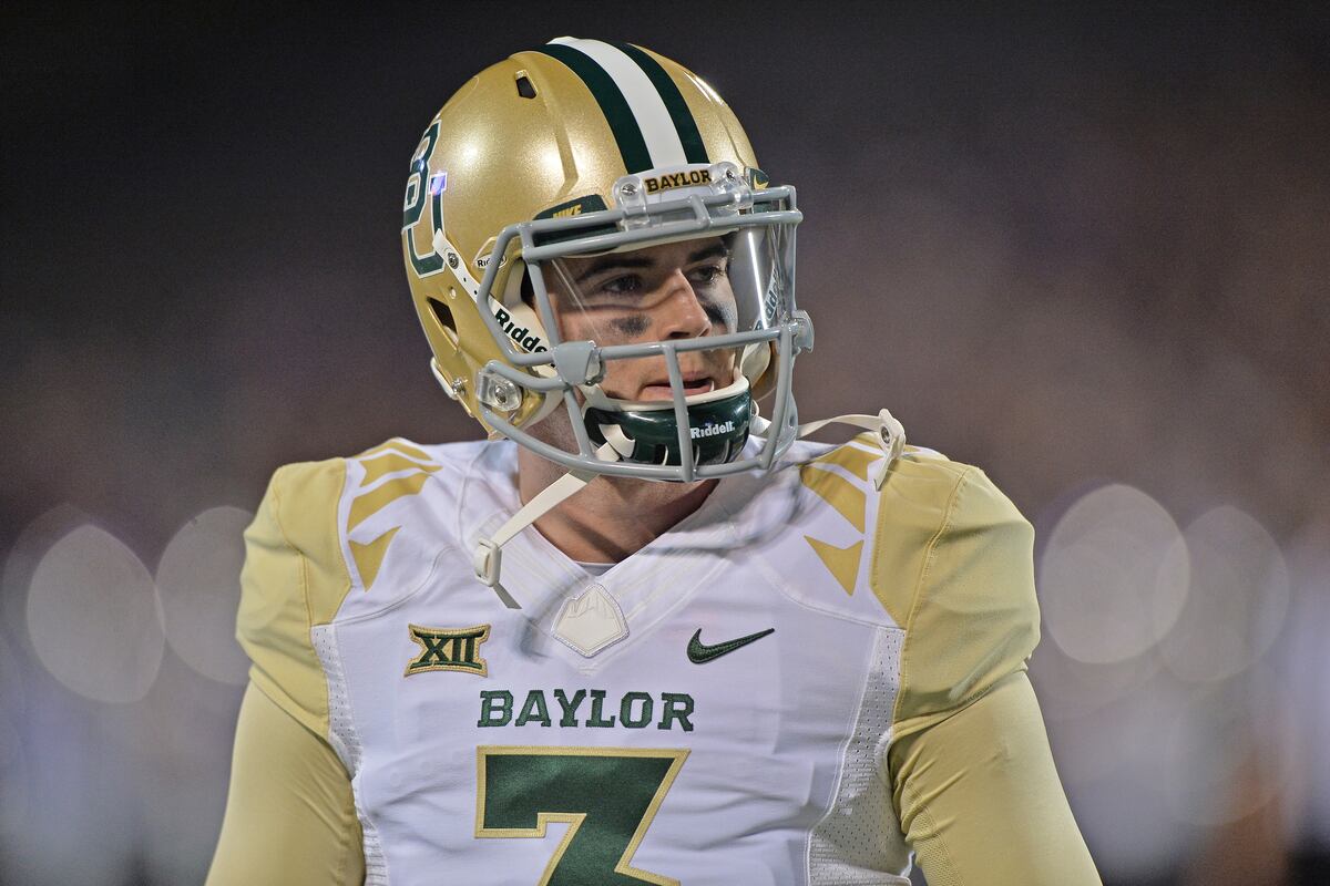 Forget Darnold, Allen & Rosen: NFL Scouts Have a New Round 1 Sleeper QB ...