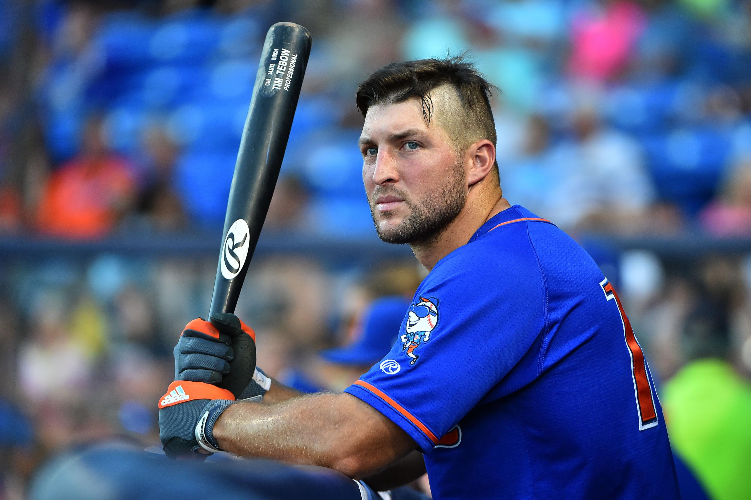 Tim Tebow hits a home run on the first pitch of his professional