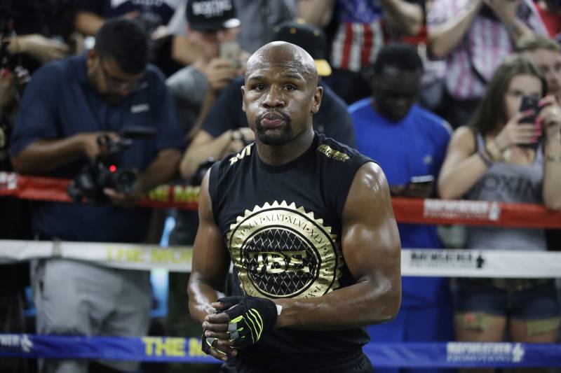 Floyd Mayweather Jr. trains at his gym Thursday, Aug. 10, 2017, in Las Vegas. Mayweather is scheduled to fight Conor McGregor Aug. 26 in Las Vegas. (AP Photo/John Locher)