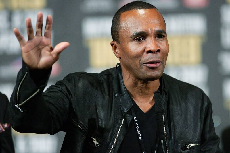 LAS VEGAS - DECEMBER 08: Former boxer Sugar Ray Leonard speaks at a post fight news conference after Floyd Mayweather Jr.'s knockout victory over Ricky Hatton in their WBC world welterweight championship fight at the MGM Grand Garden Arena on December 8, 2007 in Las Vegas, Nevada. (Photo by Ethan Miller/Getty Images)