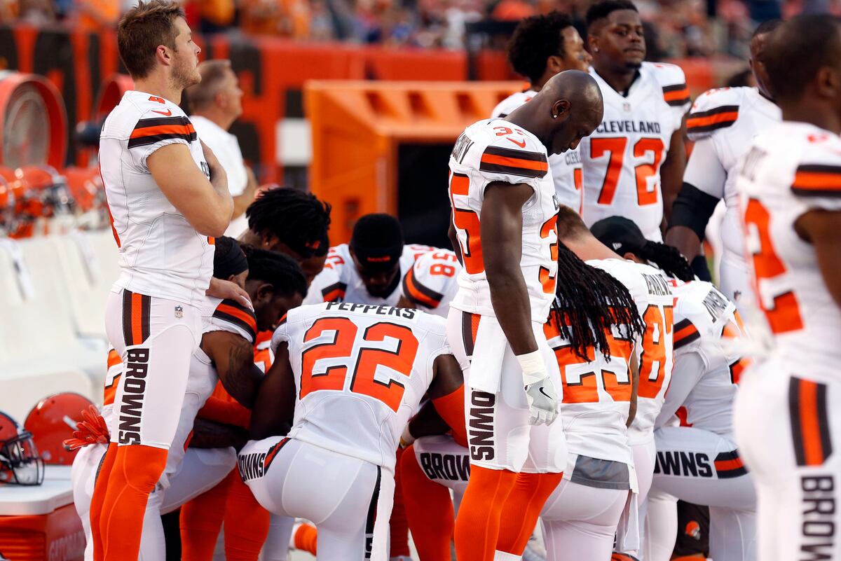 Multiple Browns Players Kneel During National Anthem vs. Giants News