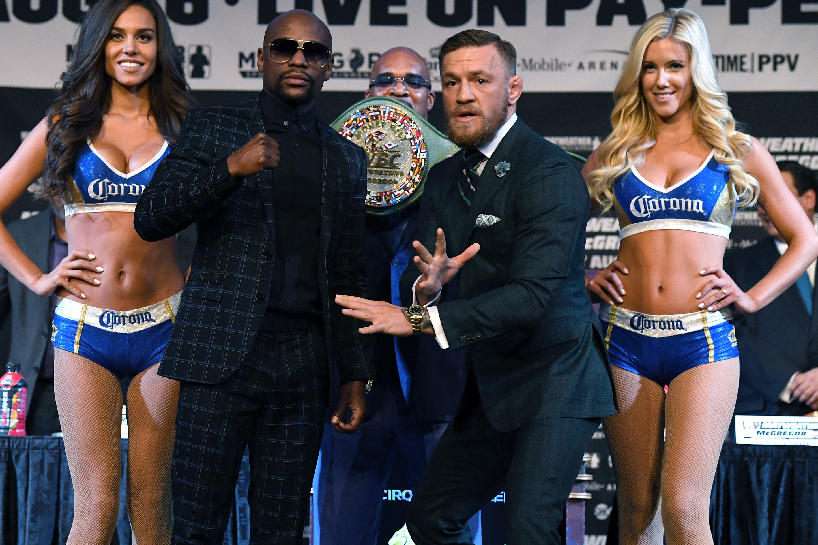 1 Million Bet On Floyd Mayweather To Beat Conor Mcgregor Changes Vegas Odds Bleacher Report Latest News Videos And Highlights